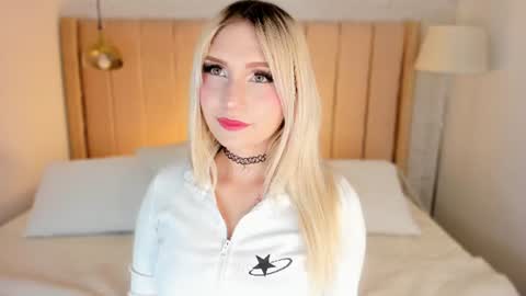 Snapshot of mariluu_ chatting on July 10, 2026, 3:03 pm Mariluu online show from July 10, 2026, 3:03 pm