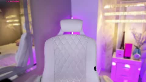 Snapshot of mariluu_ chatting on July 15, 2026, 2:00 pm Mariluu online show from July 15, 2026, 2:00 pm