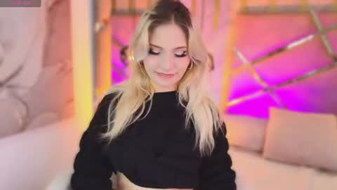 Snapshot of mariluu_ chatting on July 25, 2026, 3:31 pm Mariluu online show from July 25, 2026, 3:31 pm
