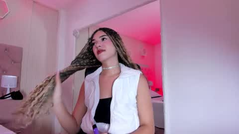 Snapshot of marilyndupont chatting on October 22, 2025, 12:27 pm Marilyn online show from October 22, 2025, 12:27 pm