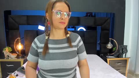 Snapshot of marilynvega77 chatting on January 21, 2025, 8:21 pm Marilyn Vega online show from January 21, 2025, 8:21 pm