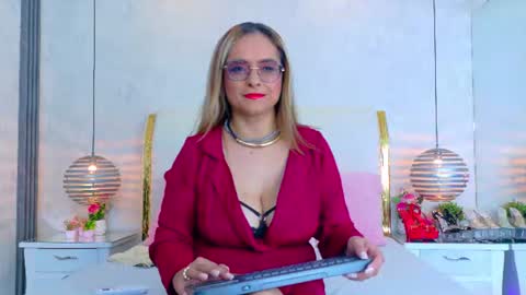 Marilyn Vega online show from August 4, 2026, 9:06 pm