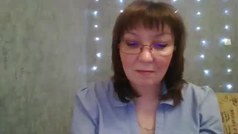 marinamrs online show from November 28, 2025, 5:59 pm