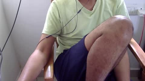 Snapshot of marinavine chatting on December 15, 2024, 6:40 am The SHY UncutBoy online show from December 15, 2024, 6:40 am