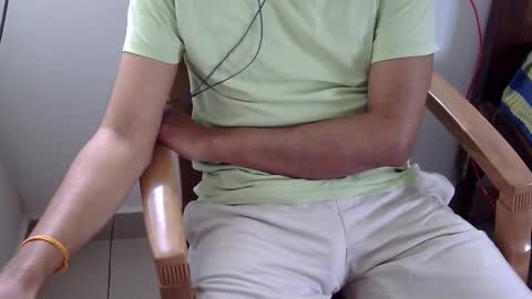 Snapshot of marinavine chatting on January 19, 2025, 6:20 am The SHY UncutBoy online show from January 19, 2025, 6:20 am