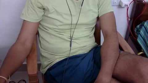 Snapshot of marinavine chatting on February 1, 2025, 1:30 pm The SHY UncutBoy online show from February 1, 2025, 1:30 pm