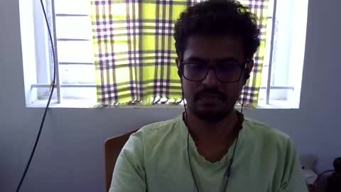 Snapshot of marinavine chatting on October 1, 2025, 5:13 am The SHY UncutBoy online show from October 1, 2025, 5:13 am