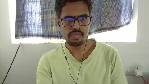 Snapshot of marinavine chatting on December 21, 2025, 5:14 am The SHY UncutBoy online show from December 21, 2025, 5:14 am