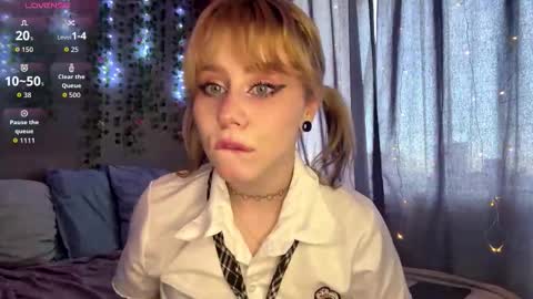 Mia online show from March 11, 2026, 5:02 am