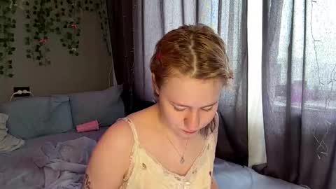 Mia online show from March 18, 2026, 7:11 am