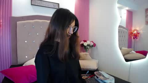 marinette online show from March 25, 2026, 8:37 pm