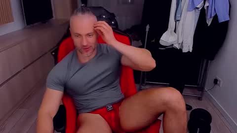 Snapshot of marismuscle chatting on May 6, 2026, 7:19 pm MarisMuscle online show from May 6, 2026, 7:19 pm