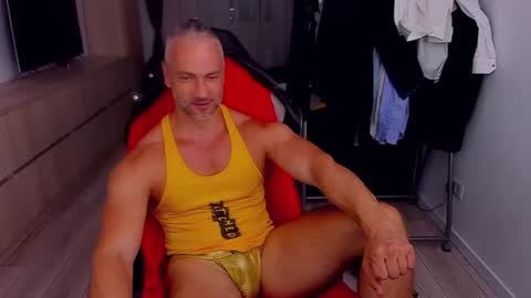 Snapshot of marismuscle chatting on July 17, 2026, 7:19 pm MarisMuscle online show from July 17, 2026, 7:19 pm