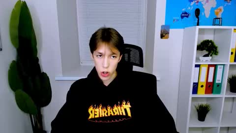 Snapshot of mark_branston chatting on October 5, 2025, 10:46 am Mark online show from October 5, 2025, 10:46 am