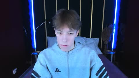 Snapshot of mark_branston chatting on November 19, 2025, 5:51 am Mark online show from November 19, 2025, 5:51 am