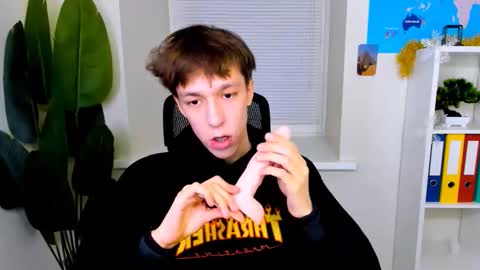 Snapshot of mark_branston chatting on December 15, 2025, 10:41 am Mark online show from December 15, 2025, 10:41 am