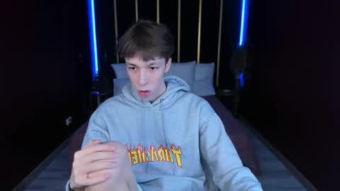 Snapshot of mark_branston chatting on December 21, 2025, 10:44 am Mark online show from December 21, 2025, 10:44 am