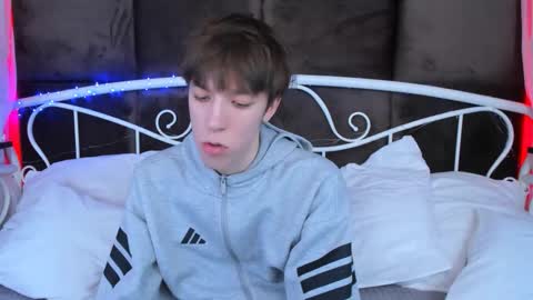 Snapshot of mark_branston chatting on February 5, 2026, 4:00 pm Mark online show from February 5, 2026, 4:00 pm