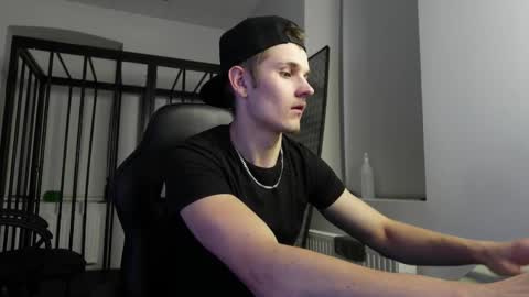 Snapshot of mark_karson chatting on September 30, 2025, 6:57 pm MARK KARSON online show from September 30, 2025, 6:57 pm