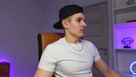 MARK KARSON online show from February 10, 2026, 7:07 pm