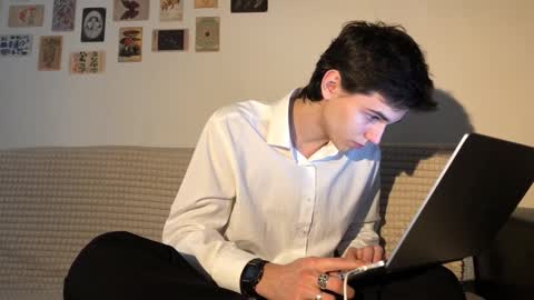 Mark online show from October 17, 2025, 9:34 am