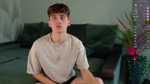 Snapshot of mark_safr chatting on September 21, 2025, 7:54 am Mark online show from September 21, 2025, 7:54 am