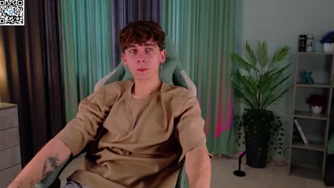 Snapshot of mark_safr chatting on October 5, 2025, 5:17 am Mark online show from October 5, 2025, 5:17 am