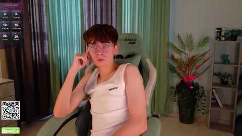 Snapshot of mark_safr chatting on October 11, 2025, 8:24 am Mark online show from October 11, 2025, 8:24 am