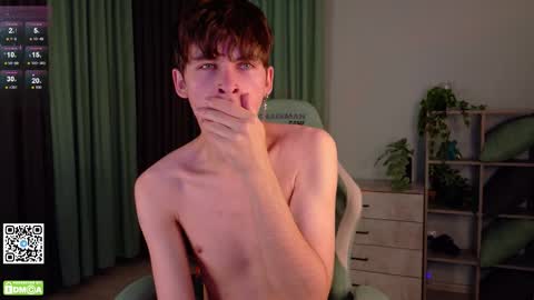 Snapshot of mark_safr chatting on November 3, 2025, 5:36 pm Mark online show from November 3, 2025, 5:36 pm