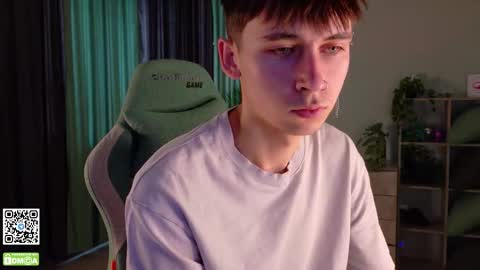 Snapshot of mark_safr chatting on November 18, 2025, 4:17 am Mark online show from November 18, 2025, 4:17 am