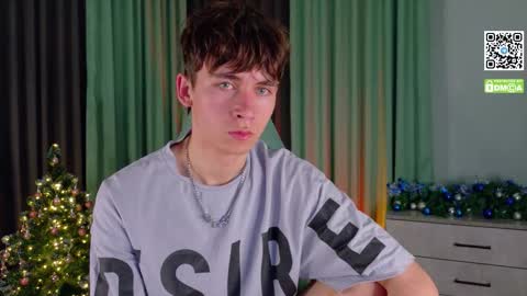 Snapshot of mark_safr chatting on December 14, 2025, 4:45 pm Mark online show from December 14, 2025, 4:45 pm