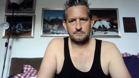 Snapshot of marka1506 chatting on November 10, 2025, 10:47 am marka1506 online show from November 10, 2025, 10:47 am