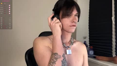 Mark online show from October 11, 2025, 3:21 pm