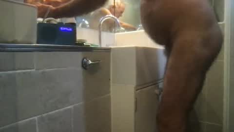 marklondonguy2023 online show from October 13, 2025, 9:42 am