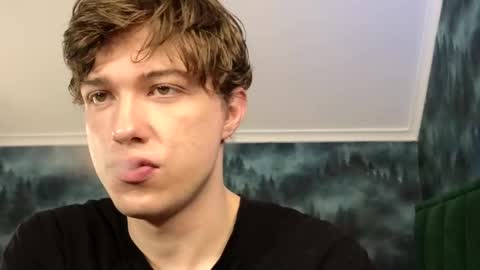 Snapshot of markshot_ chatting on November 21, 2025, 6:39 pm markshot_ online show from November 21, 2025, 6:39 pm