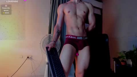 Snapshot of markuss___ chatting on September 28, 2025, 1:33 am markuss___ online show from September 28, 2025, 1:33 am