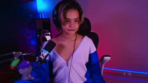 Snapshot of marlena3312 chatting on June 3, 2026, 1:46 pm Marlena online show from June 3, 2026, 1:46 pm