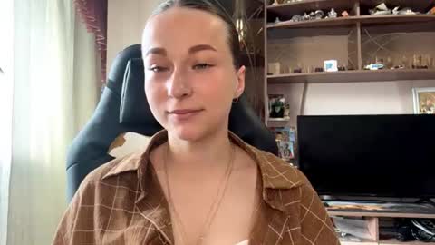 Snapshot of marlenahuit chatting on June 15, 2026, 5:09 am Lena online show from June 15, 2026, 5:09 am