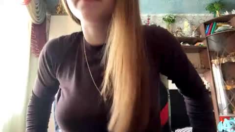 Snapshot of marlenahuit chatting on July 9, 2026, 9:13 am Lena online show from July 9, 2026, 9:13 am
