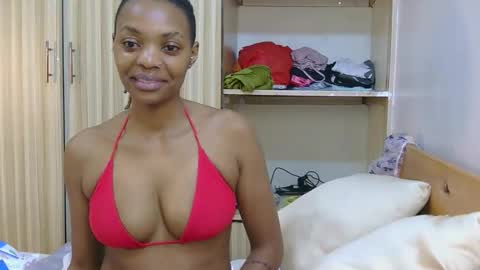 Snapshot of marly_babe chatting on May 10, 2026, 8:47 pm Marly online show from May 10, 2026, 8:47 pm