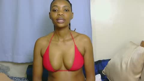 Snapshot of marly_babe chatting on June 12, 2026, 9:35 pm Marly online show from June 12, 2026, 9:35 pm