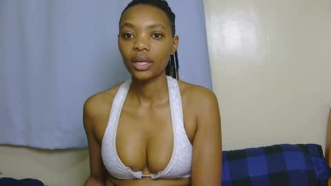 Snapshot of marly_babe chatting on June 16, 2026, 11:29 pm Marly online show from June 16, 2026, 11:29 pm