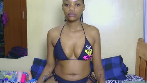Snapshot of marly_babe chatting on July 27, 2026, 9:16 am Marly online show from July 27, 2026, 9:16 am