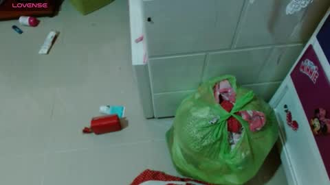 Snapshot of marly_hottest chatting on February 27, 2025, 3:48 pm marly_hottest online show from February 27, 2025, 3:48 pm