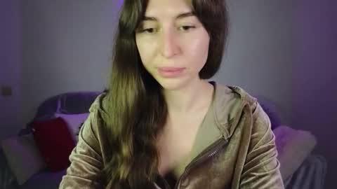 Snapshot of maroonaaa chatting on December 18, 2025, 2:23 pm Mary online show from December 18, 2025, 2:23 pm