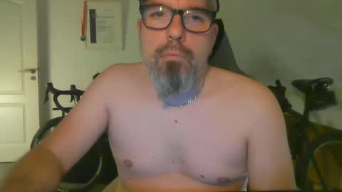 marriedcock1980 online show from December 10, 2024, 4:49 pm