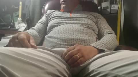 Snapshot of marrieddad19751975 chatting on May 19, 2026, 7:37 am only fans marrieddad19751975 online show from May 19, 2026, 7:37 am