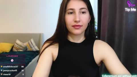 marrycolins online show from April 26, 2026, 3:37 am