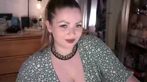 Snapshot of marrygrayes chatting on June 17, 2026, 8:54 pm Maria online broadcast from Tuesday to Suturday from 6 pm to 12 pm Germany time Sunday-Monday offline online show from June 17, 2026, 8:54 pm