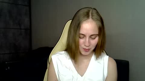 marryvi online show from March 18, 2026, 12:19 pm